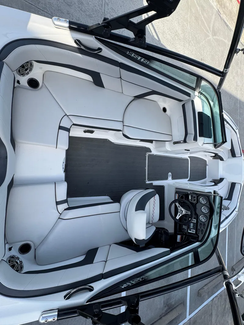 Slide: The Image of Yamaha 212X 2014 - 30