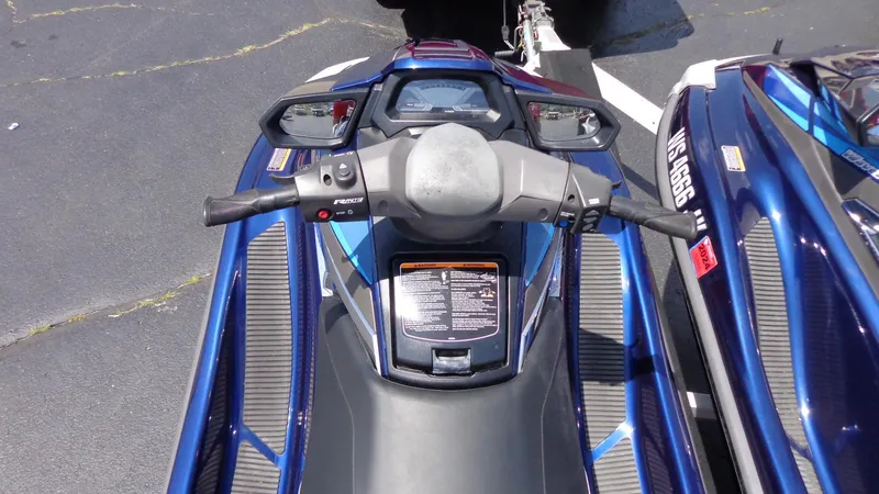 Slide: The Image of 2015 Yamaha WaveRunner VX Cruiser, blue, top view of handlebars and dashboard. - 5