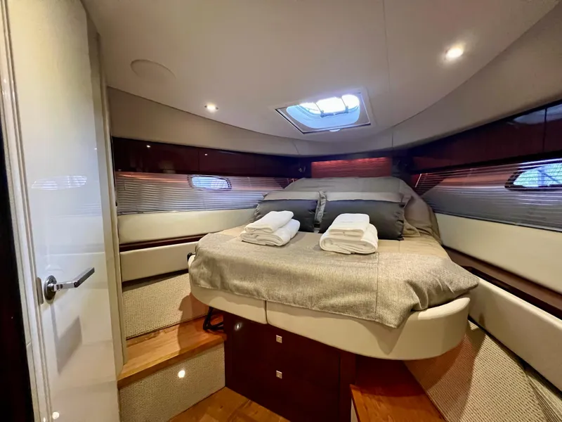 Slide: The Image of Sea Ray 410 Sundancer 2014 - 51