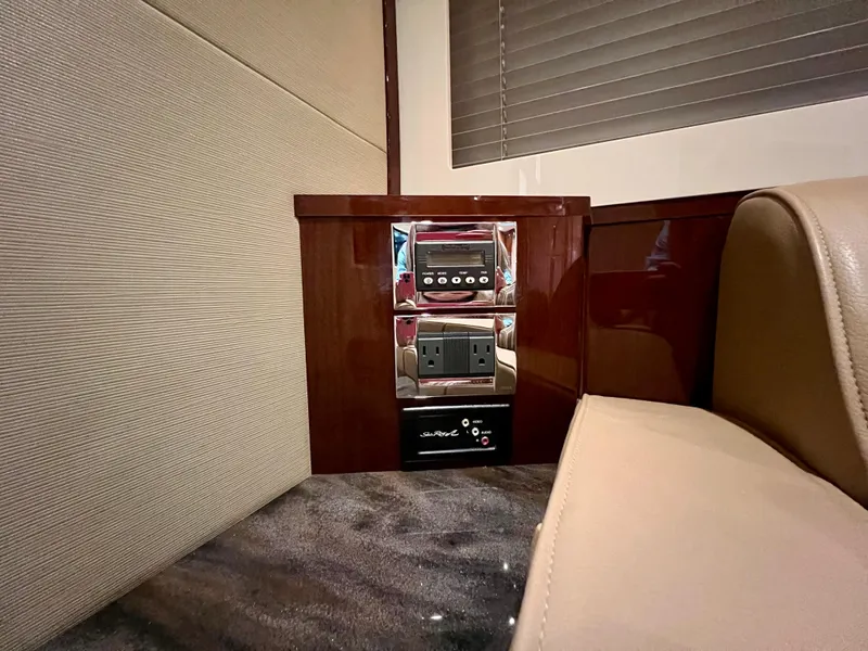 Slide: The Image of Sea Ray 410 Sundancer 2014 - 59