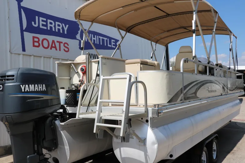 Slide: The Image of 2007 Bennington 2577 RFi pontoon boat with Yamaha motor at Jerry Whittle Boats dealership. - 8