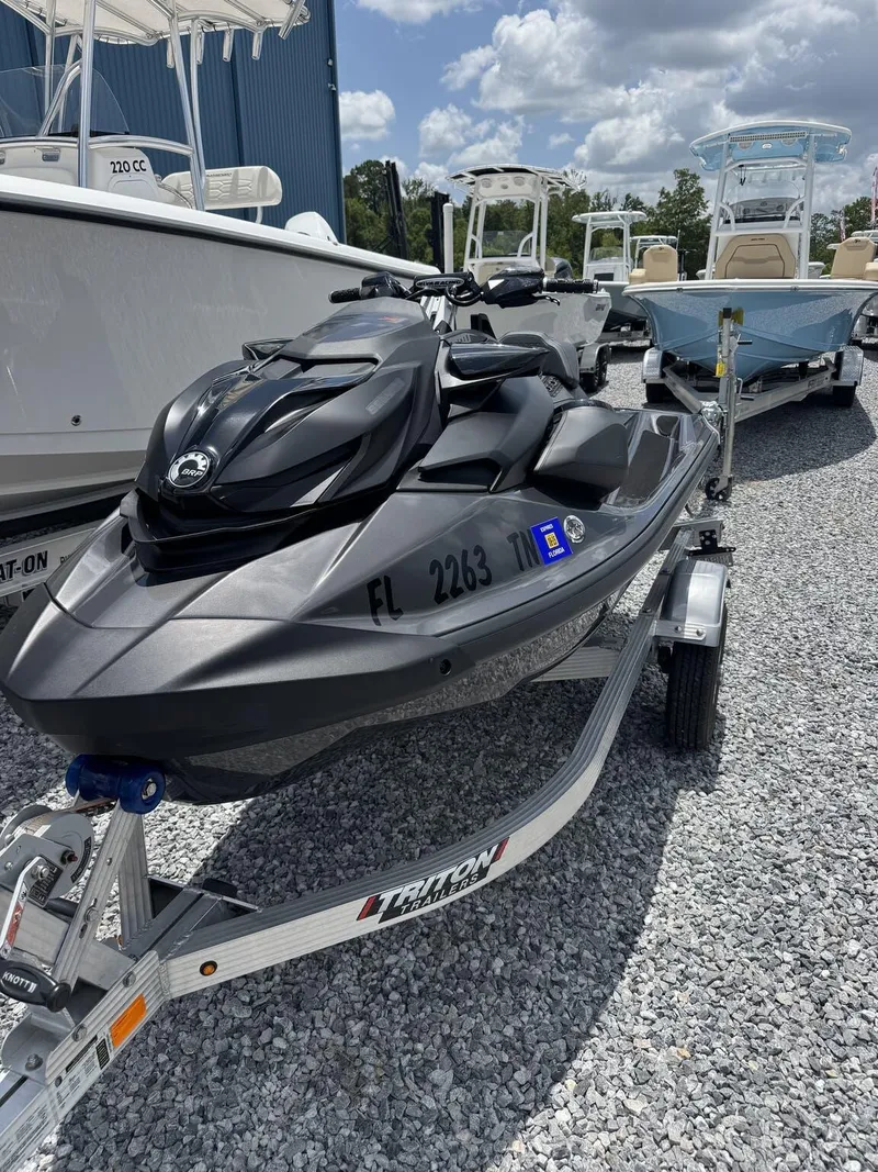 Slide: The Image of Sea-Doo RXP X 300 2023 - 3