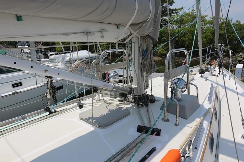 Slide: The Image of Pacific Seacraft 40 2004 - 101