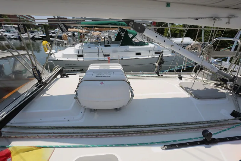 Slide: The Image of Pacific Seacraft 40 2004 - 103