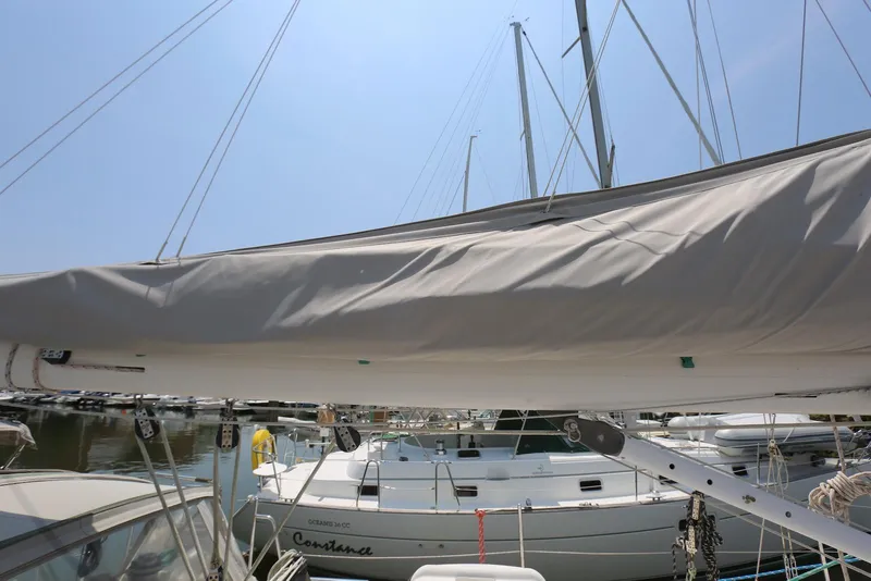 Slide: The Image of Pacific Seacraft 40 2004 - 104