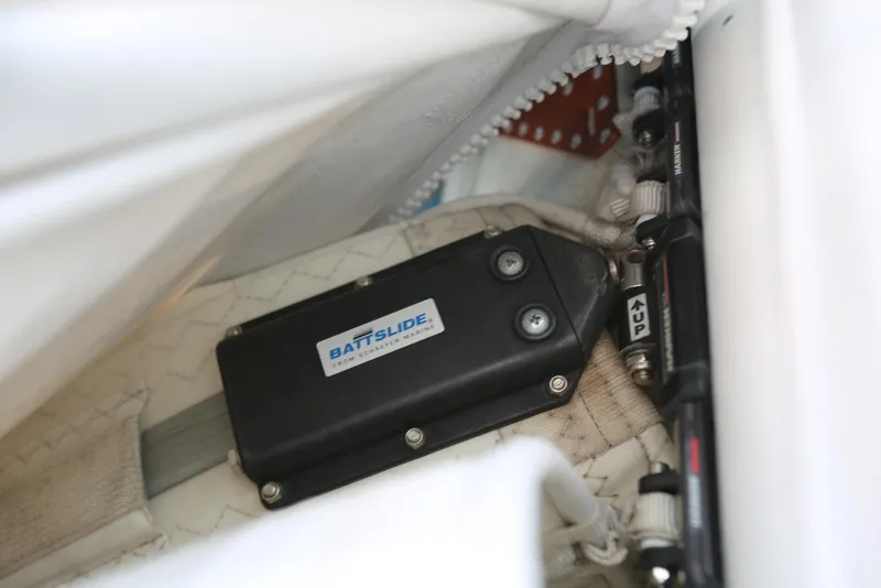 Slide: The Image of Pacific Seacraft 40 2004 - 111