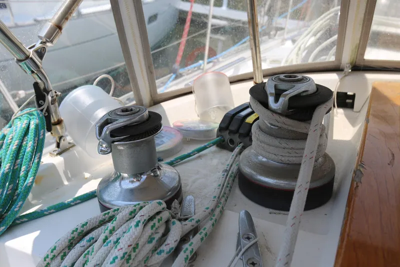 Slide: The Image of Pacific Seacraft 40 2004 - 114