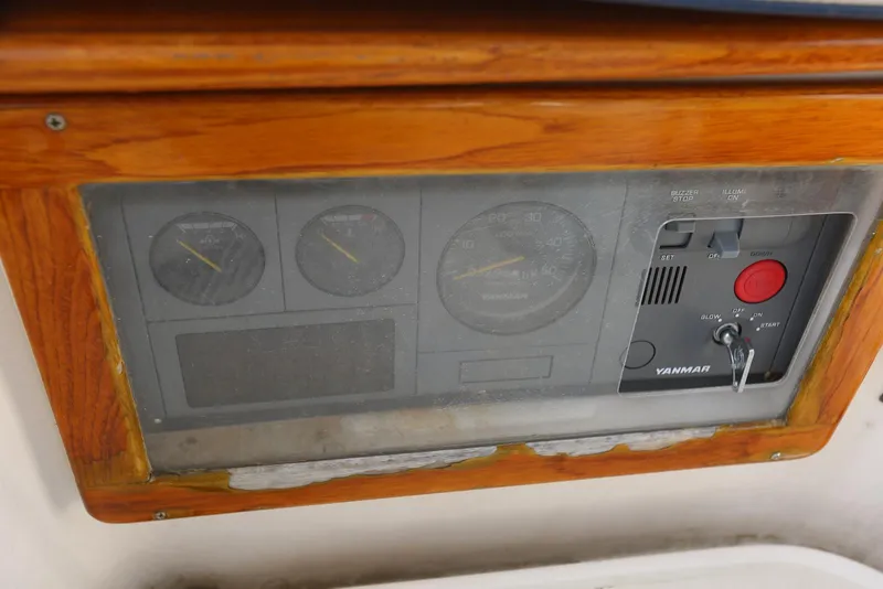 Slide: The Image of Pacific Seacraft 40 2004 - 120