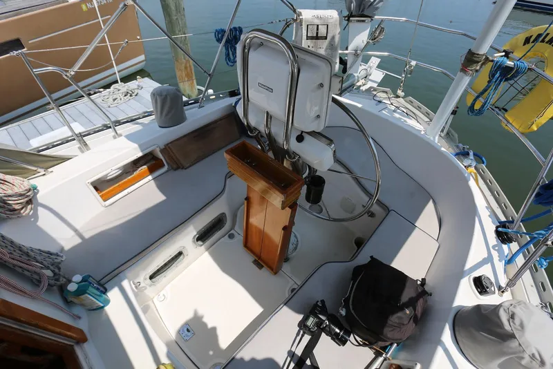 Slide: The Image of Pacific Seacraft 40 2004 - 138