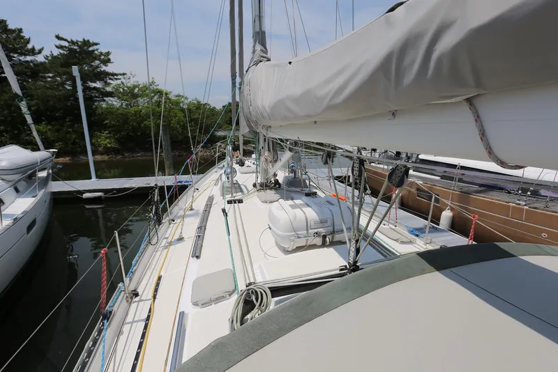 Slide: The Image of Pacific Seacraft 40 2004 - 140