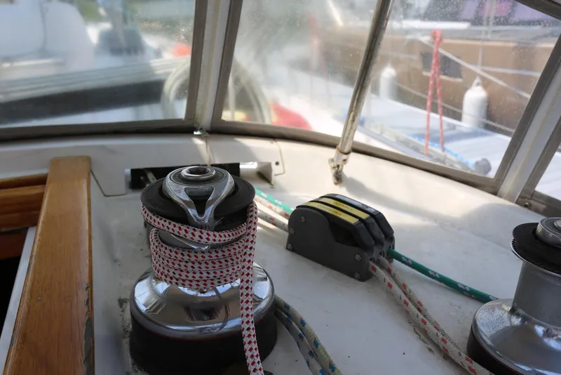 Slide: The Image of Pacific Seacraft 40 2004 - 142