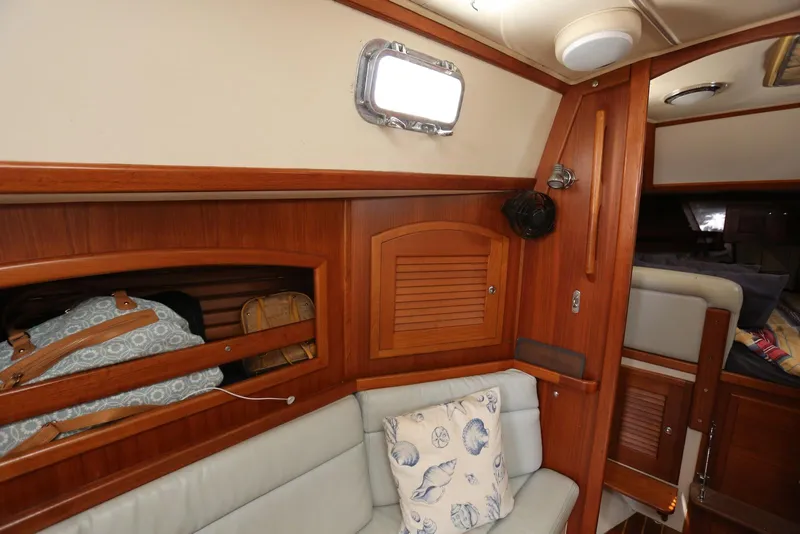 Slide: The Image of Pacific Seacraft 40 2004 - 57