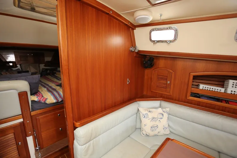 Slide: The Image of Pacific Seacraft 40 2004 - 58