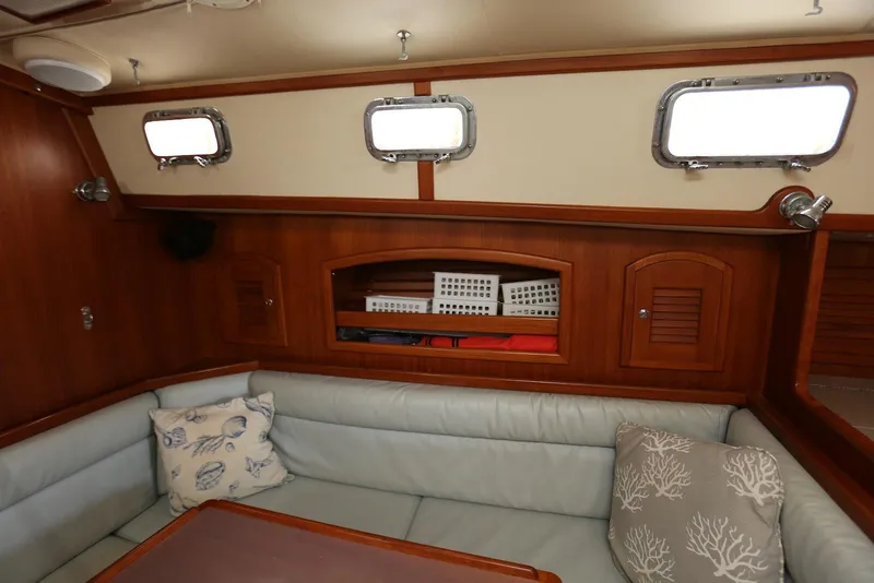 Slide: The Image of Pacific Seacraft 40 2004 - 59