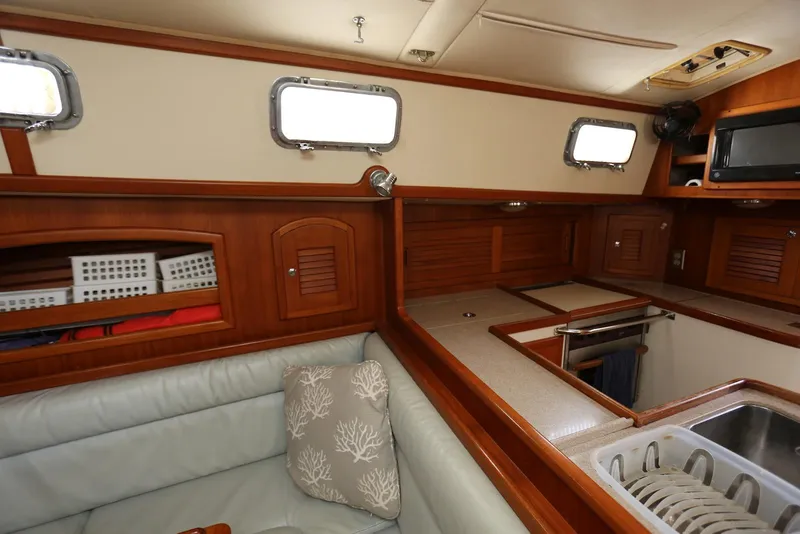 Slide: The Image of Pacific Seacraft 40 2004 - 60