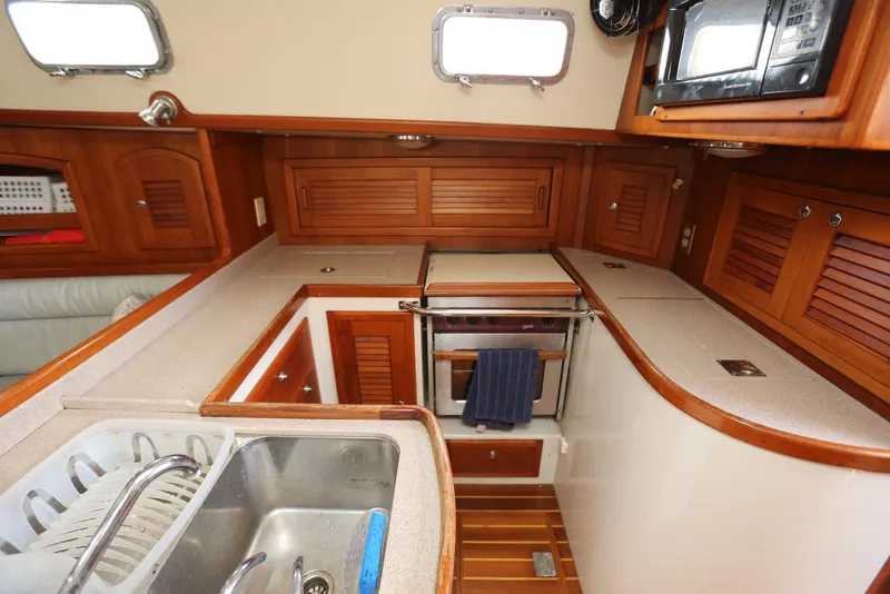 Slide: The Image of Pacific Seacraft 40 2004 - 61