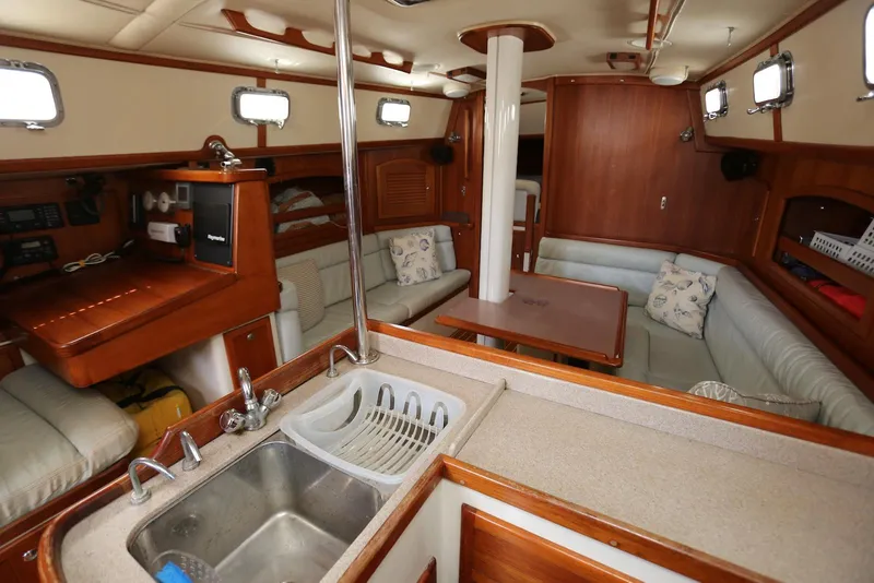 Slide: The Image of Pacific Seacraft 40 2004 - 64