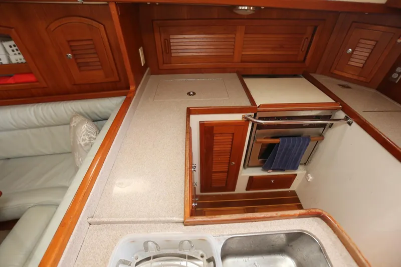 Slide: The Image of Pacific Seacraft 40 2004 - 67