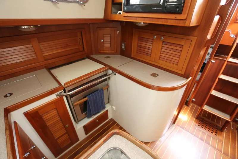 Slide: The Image of Pacific Seacraft 40 2004 - 68