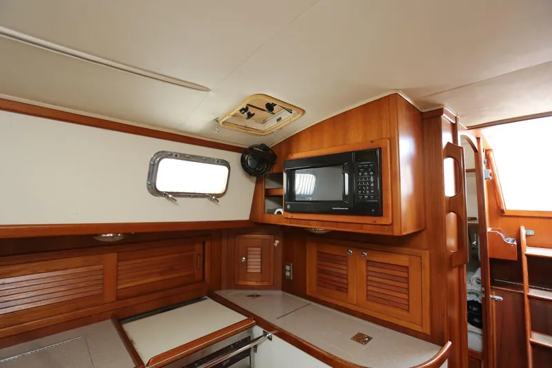 Slide: The Image of Pacific Seacraft 40 2004 - 69