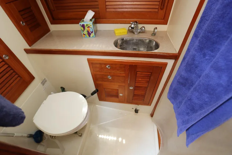 Slide: The Image of Pacific Seacraft 40 2004 - 70