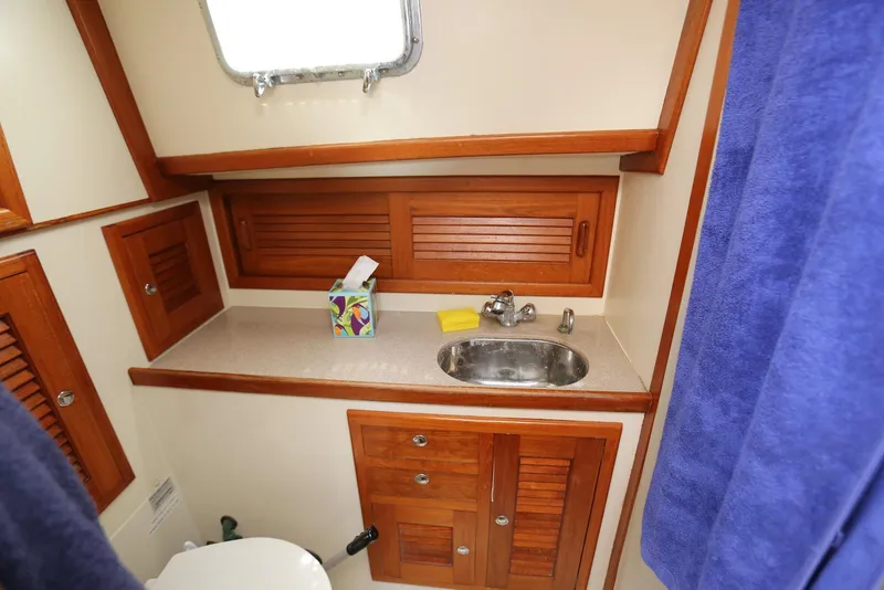 Slide: The Image of Pacific Seacraft 40 2004 - 73