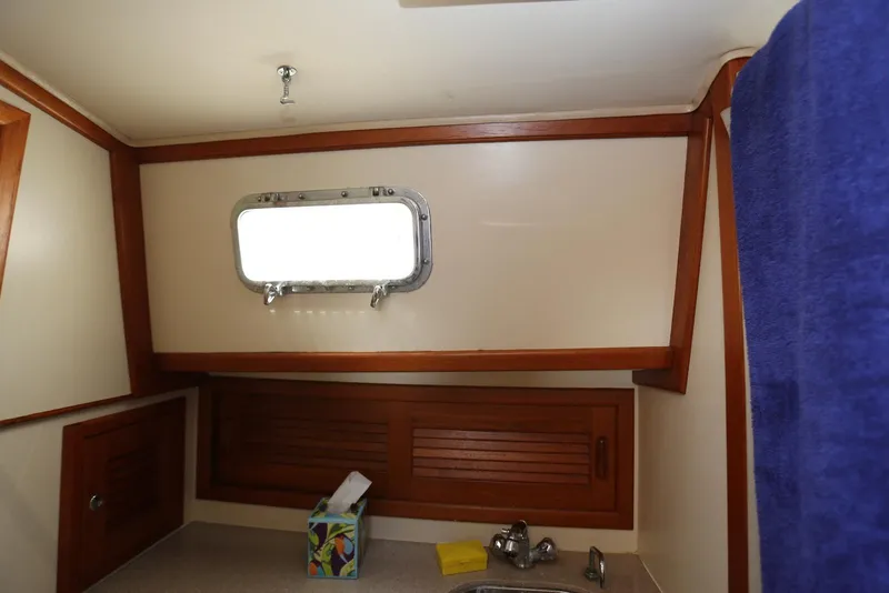 Slide: The Image of Pacific Seacraft 40 2004 - 74