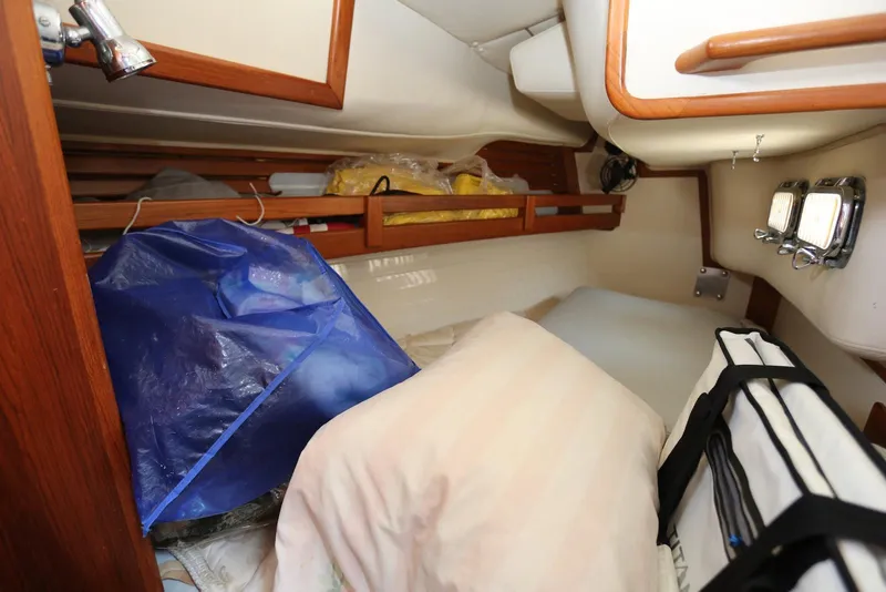 Slide: The Image of Pacific Seacraft 40 2004 - 75