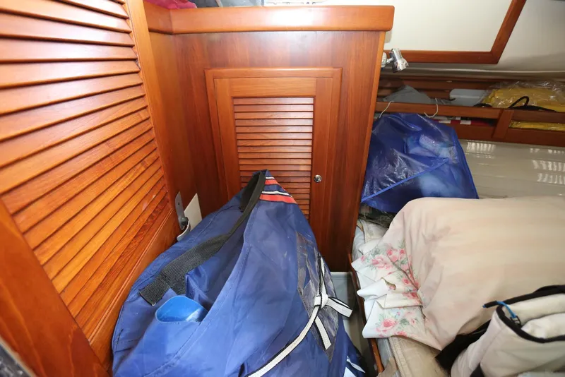 Slide: The Image of Pacific Seacraft 40 2004 - 78