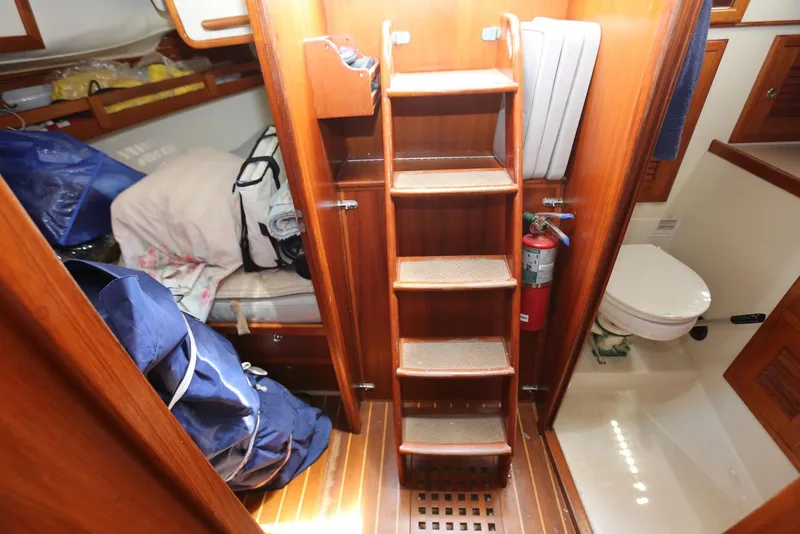 Slide: The Image of Pacific Seacraft 40 2004 - 79