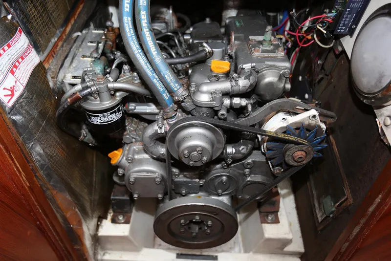 Slide: The Image of Pacific Seacraft 40 2004 - 80