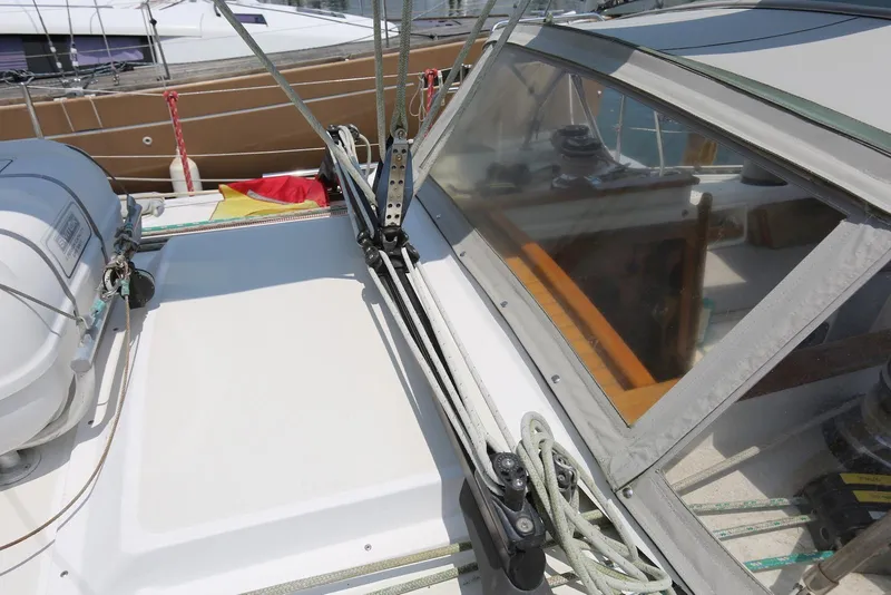 Slide: The Image of Pacific Seacraft 40 2004 - 84