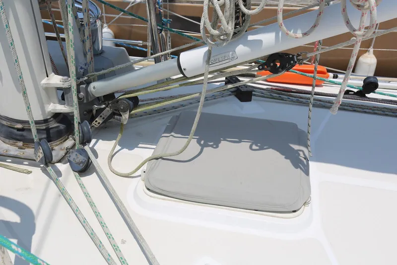 Slide: The Image of Pacific Seacraft 40 2004 - 85