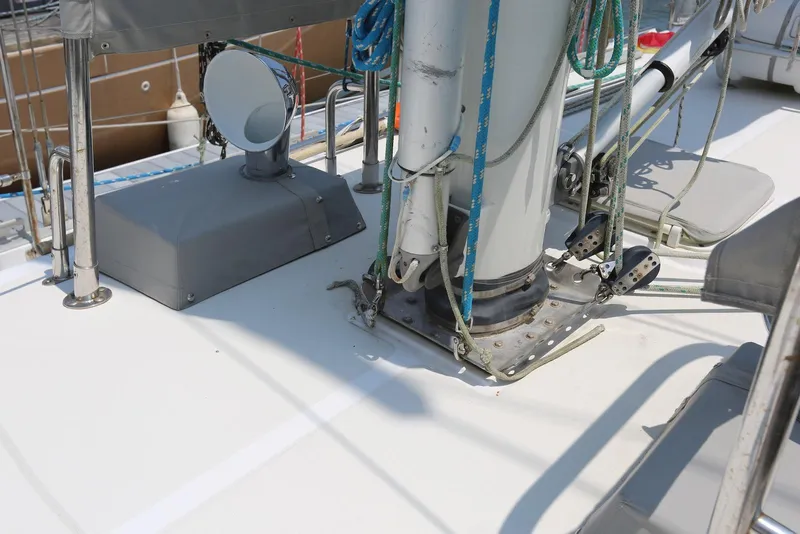 Slide: The Image of Pacific Seacraft 40 2004 - 87