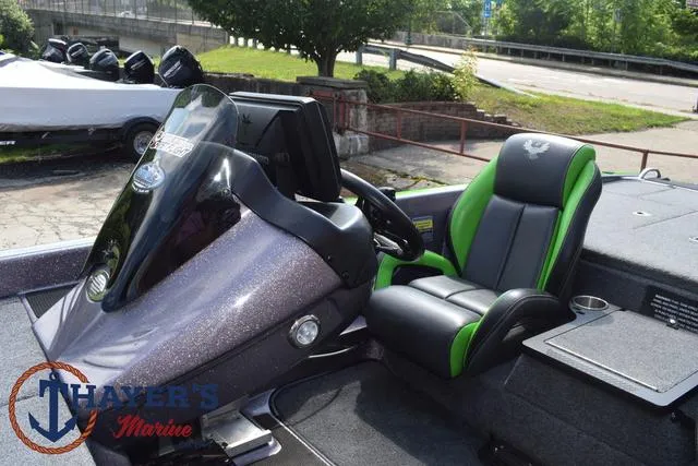 Slide: The Image of Phoenix Bass Boats 921 Elite 2023 - 31