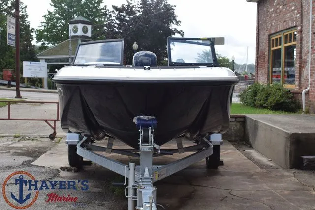 Slide: The Image of Bayliner M17 2025 - 20