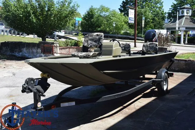 Slide: The Image of Tracker Grizzly 1754 SC 2026 - 24