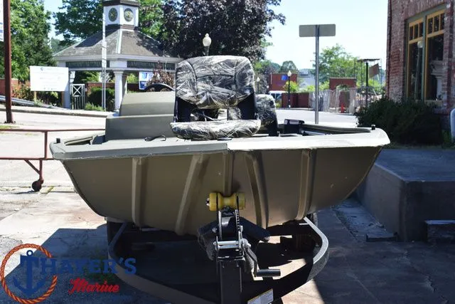 Slide: The Image of Tracker Grizzly 1754 SC 2026 - 25