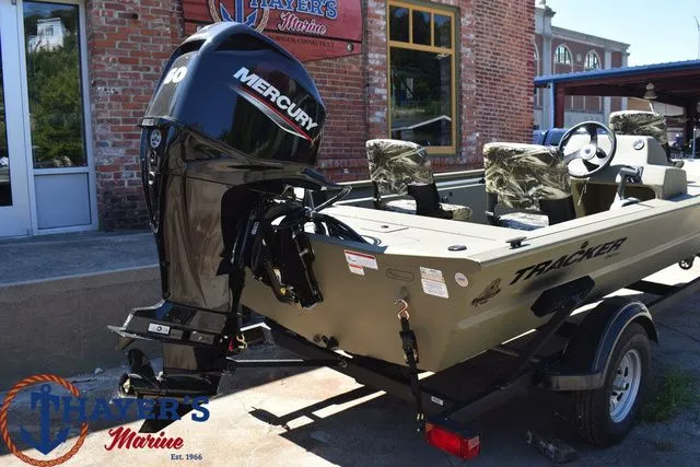 Slide: The Image of Tracker Grizzly 1754 SC 2026 - 4