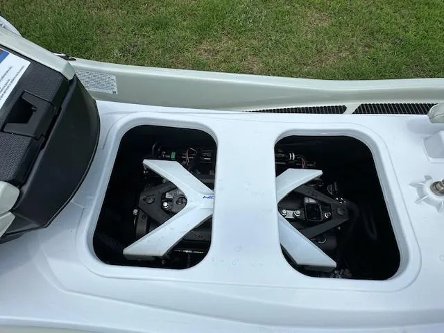 Slide: The Image of Yamaha VX Cruiser HO 2025 - 14