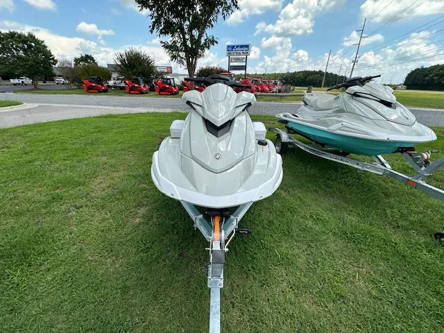 Slide: The Image of Yamaha VX Cruiser HO 2025 - 5