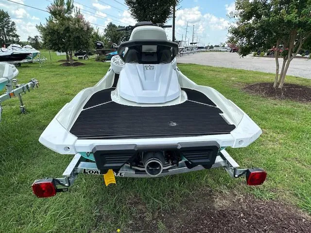 Slide: The Image of Yamaha VX Cruiser HO 2025 - 6