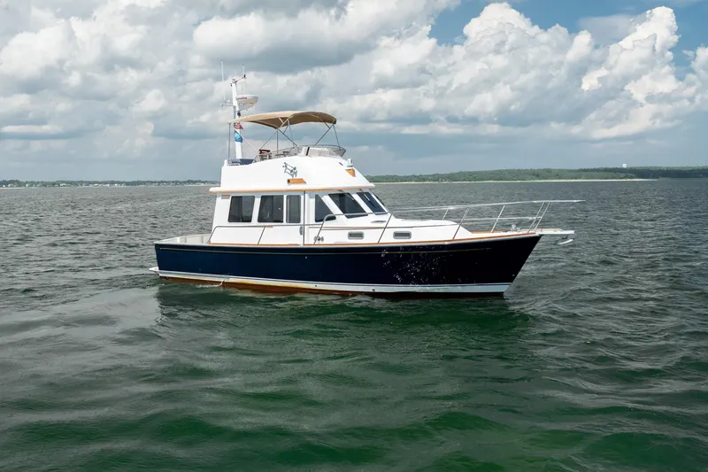 Slide: The Image of Sabre 36 Flybridge 2002 - 13