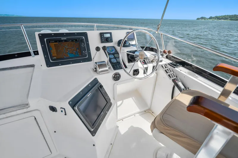 Slide: The Image of Sabre 36 Flybridge 2002 - 17