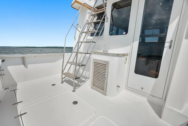 Slide: The Image of Sabre 36 Flybridge 2002 - 21