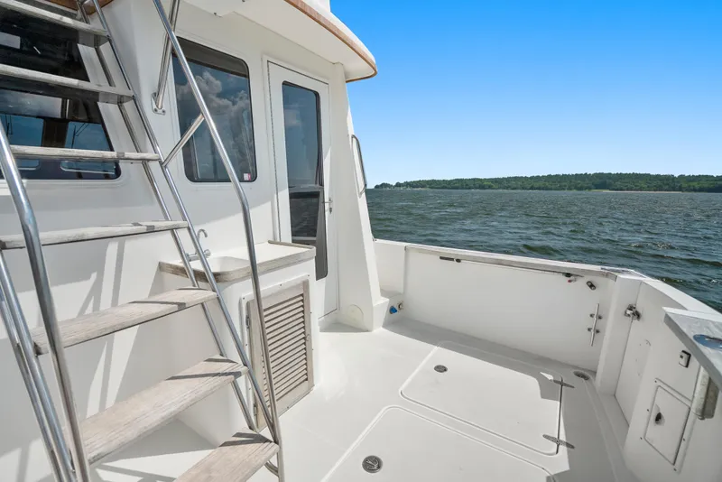 Slide: The Image of Sabre 36 Flybridge 2002 - 22