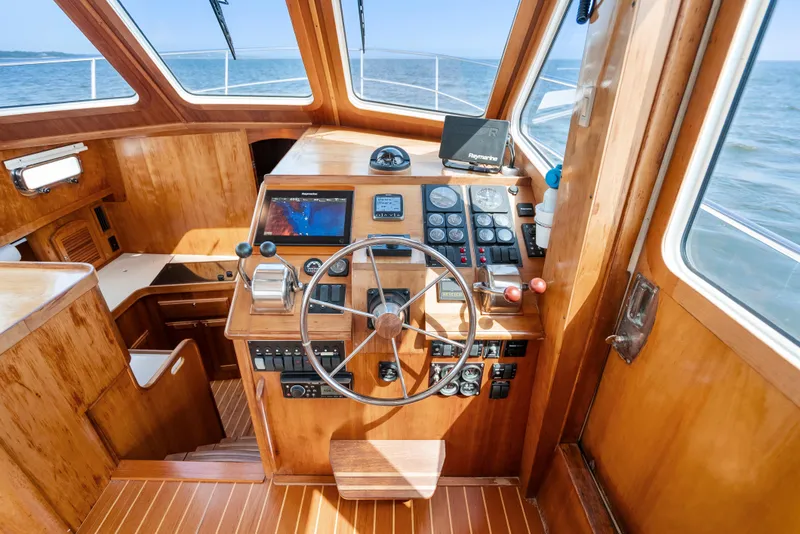 Slide: The Image of Sabre 36 Flybridge 2002 - 26