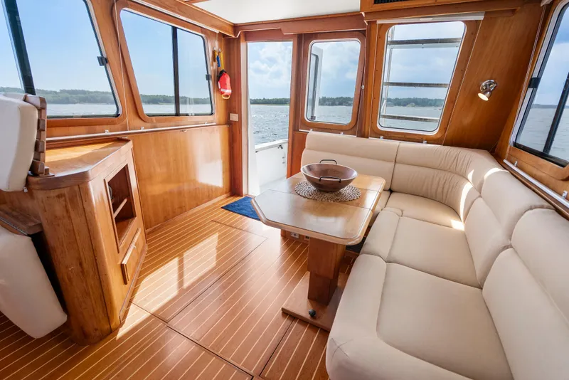 Slide: The Image of Sabre 36 Flybridge 2002 - 27