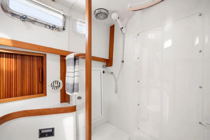 Slide: The Image of Sabre 36 Flybridge 2002 - 31