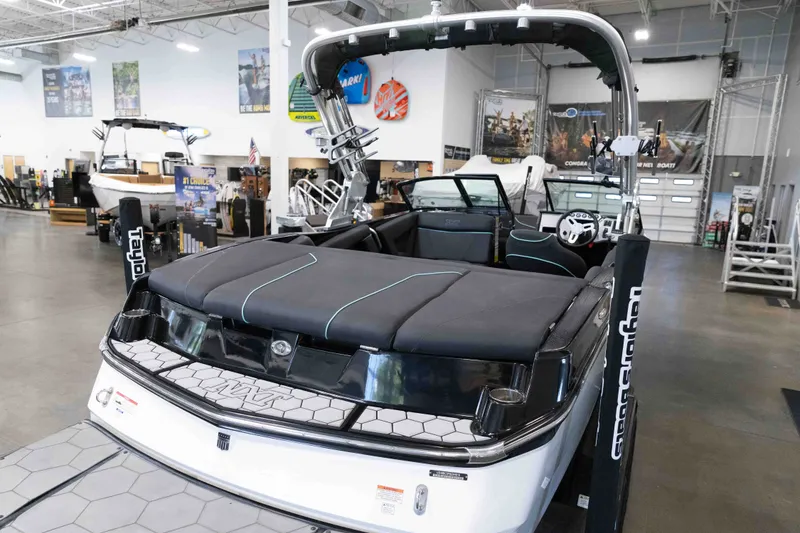 Slide: The Image of MasterCraft NXT 20 2019 - 9
